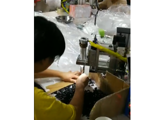FS-6060氣動點(diǎn)珠機(jī)應(yīng)用